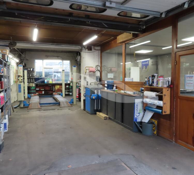 S0147 | Garage automobile et station-service