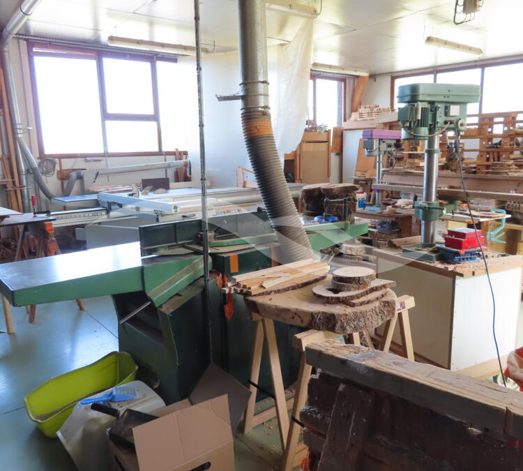 S0139 | Local artisanal de menuiserie avec habitation