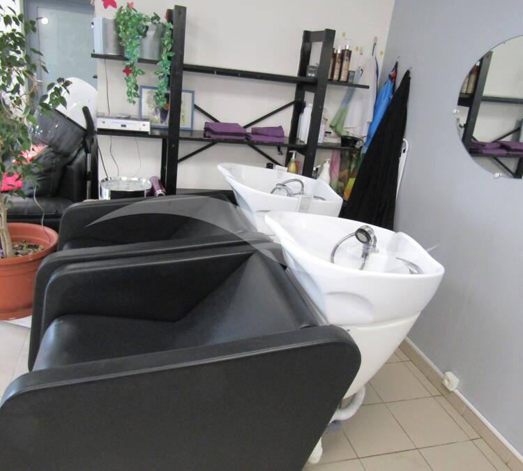 L0472 | Salon de coiffure avec potentiel Barber Shop